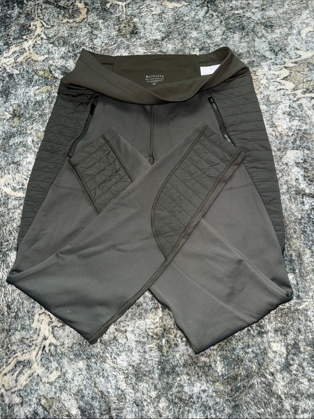Athleta women’s Army Green Quilted-Panel yoga pant